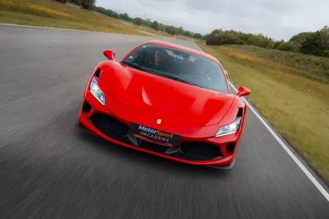 Ferrari F8 Tributo en piste