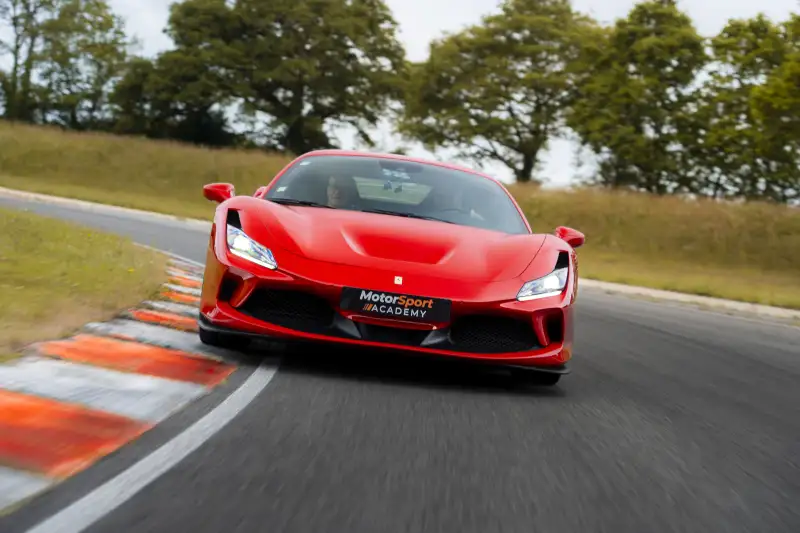 Ferrari F8 Tributo en piste
