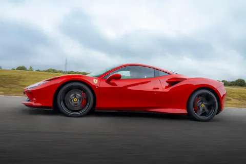 Ferrari F8 Tributo en piste