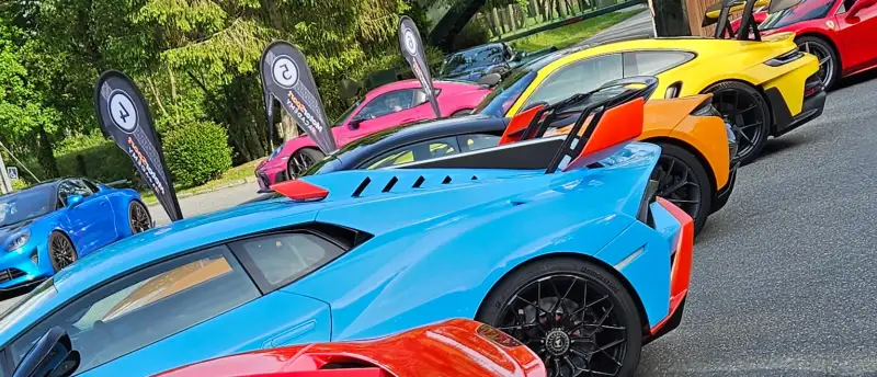 Les voitures de sport de Motorsport Academy au circuit de Lohéac : Ferrari, Lamborghini Huracán STO, McLaren, Porsche et Alpine
