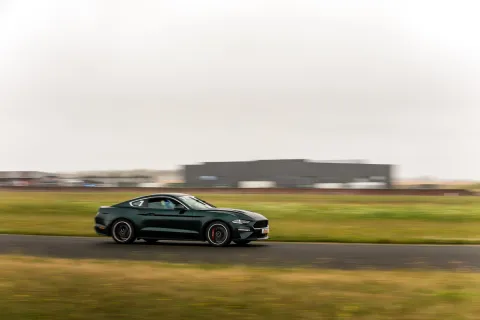 Ford Mustang Bullitt en piste