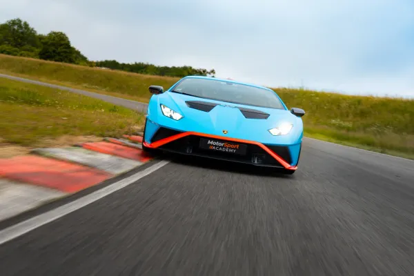 Lamborghini Huracán STO en piste