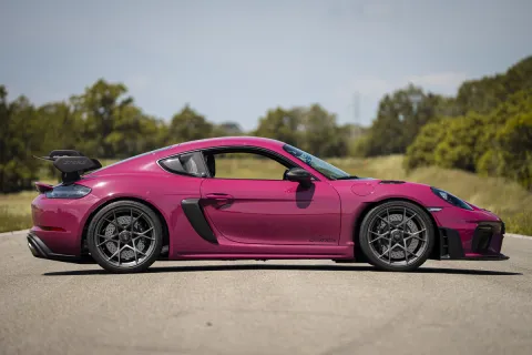 Porsche 718 Cayman GT4 RS en piste