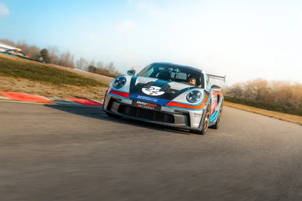 Porsche 992 GT3 RS en piste