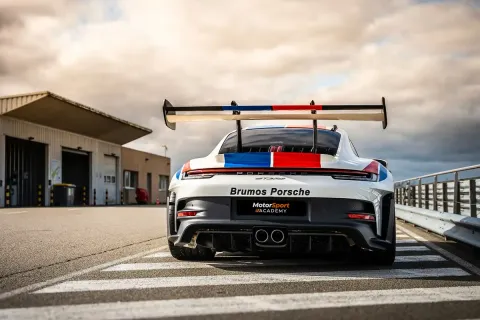 Porsche 992 GT3 RS en piste