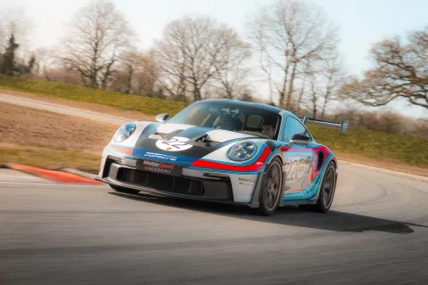 Porsche 992 GT3 RS en piste
