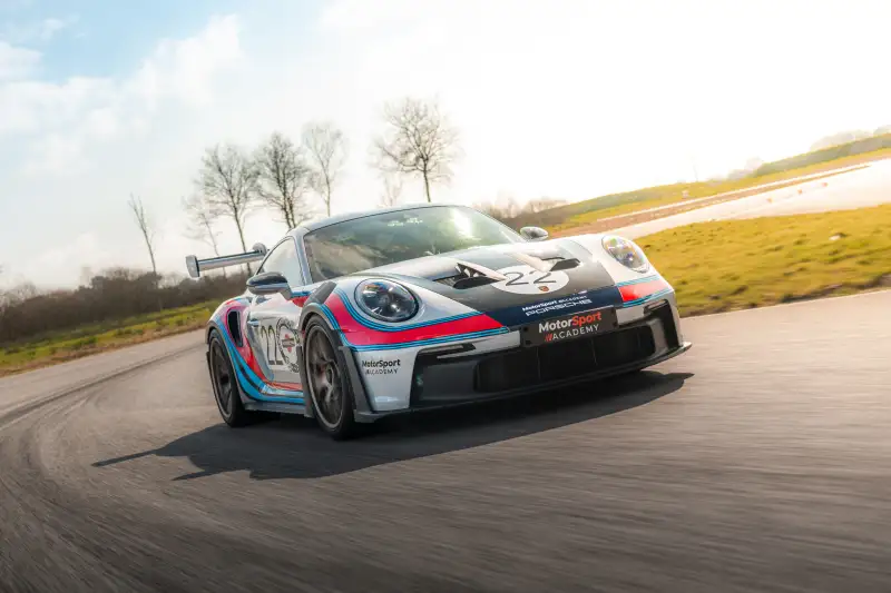 Porsche 992 GT3 RS en piste